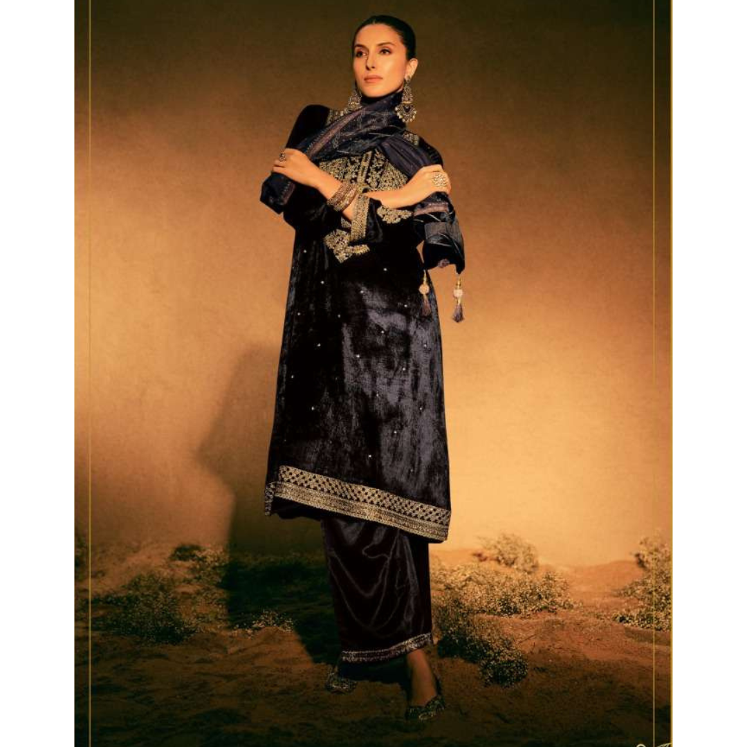 Velvet suit- Black- E095