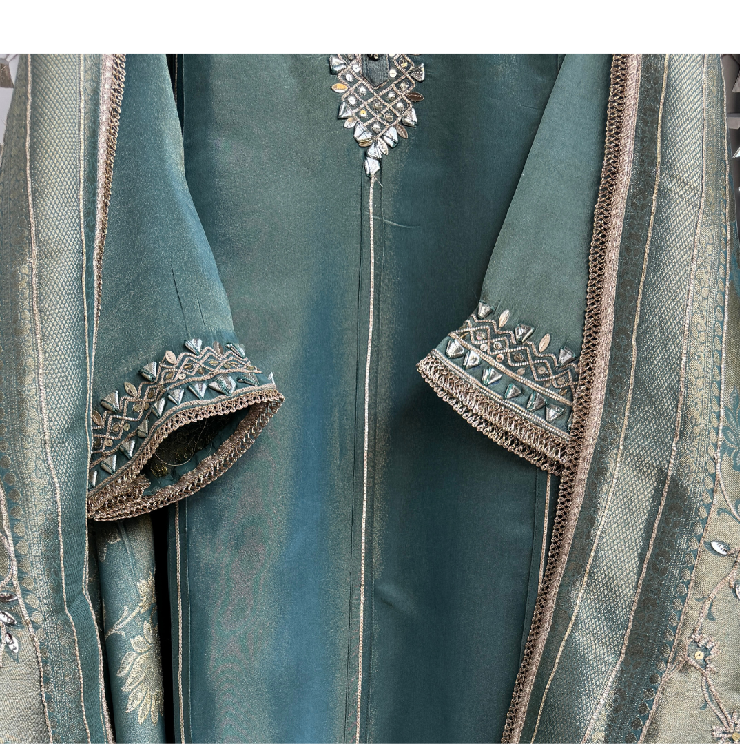 Pure Shimmer tissue suit- E073