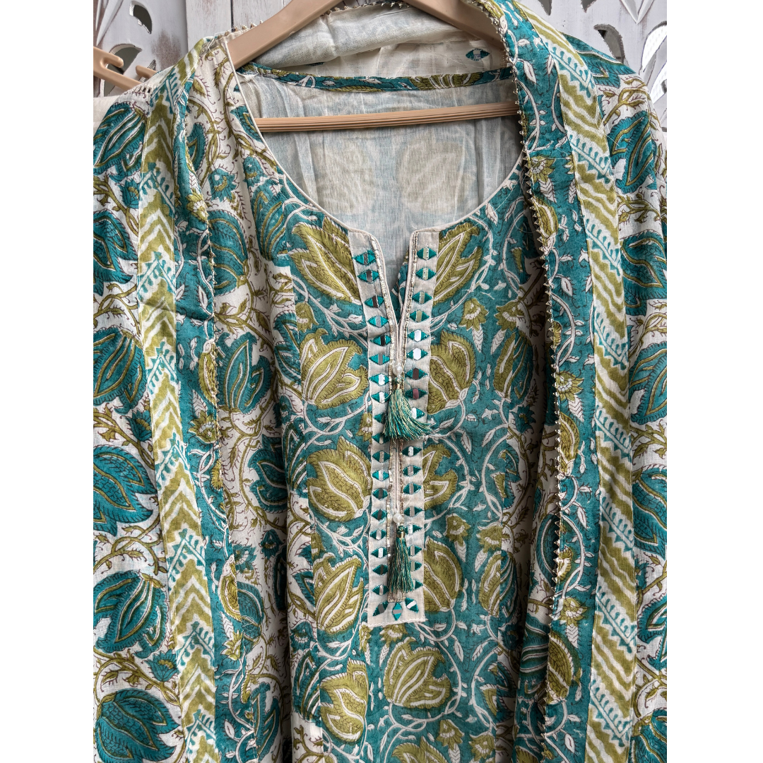 Maheshwari Suit- D200