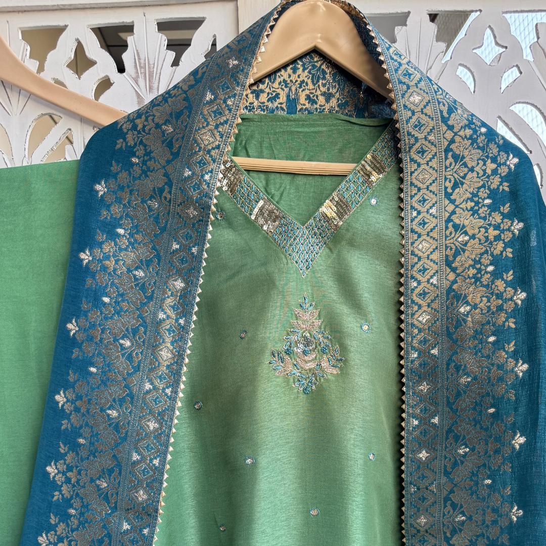 Dola Silk Suit- D045
