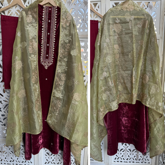 Velvet kurta with jimmy choo dupatta- E089